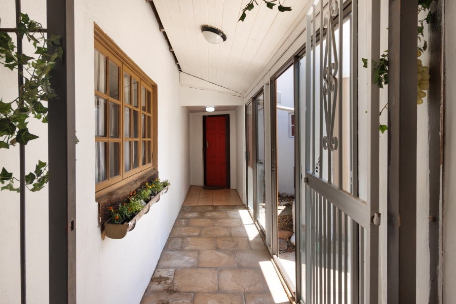 4 Bedroom Property for Sale in Onverwacht Western Cape